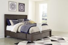 Dellbeck Queen Panel Headboard/Footboard Posts